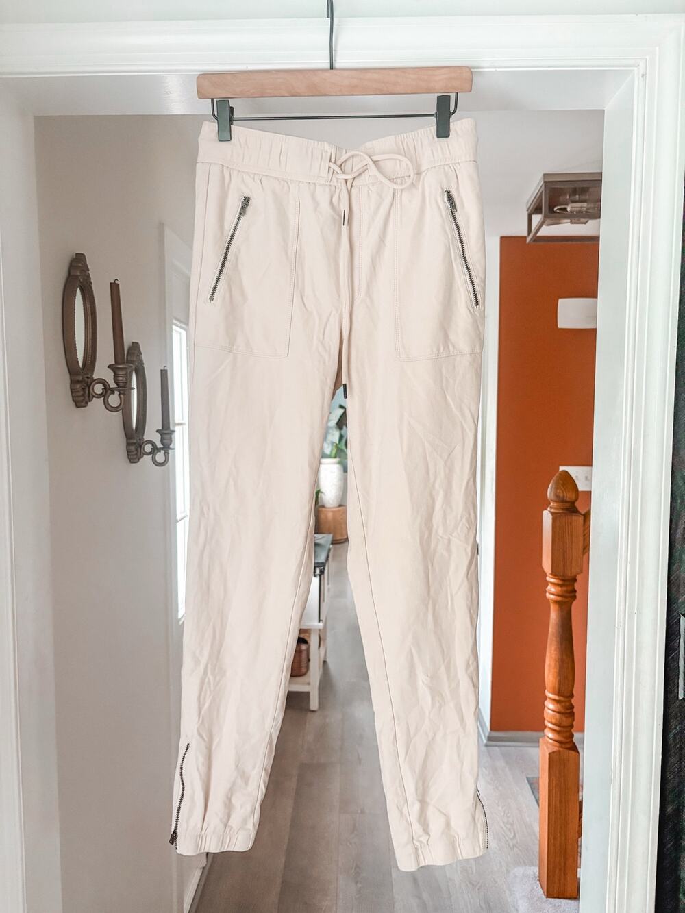 ✨2/$30✨ BlankyNYC Cream Pull On Drawstring Jogger Pants Small Casual Streetwear